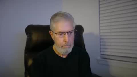 Snapshot of yougogirl_3 chatting on October 19, 3:55 am Colorado Guy Straight online show from October 19, 3:55 am