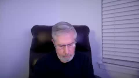 Snapshot of yougogirl_3 chatting on October 15, 4:42 am Colorado Guy Straight online show from October 15, 4:42 am