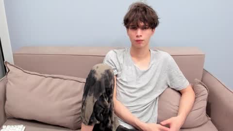 your_shy_guy online show from November 13, 6:29 am