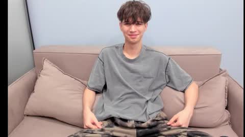 your_shy_guy online show from October 18, 2:38 am