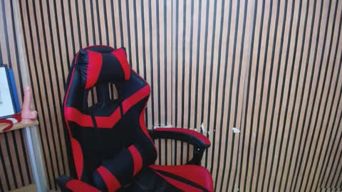 Snapshot of your_wincumxxx chatting on March 6, 12:41 pm Win online show from March 6, 12:41 pm