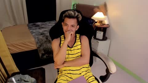 Snapshot of yourasian_bradley chatting on February 26, 12:49 am yourasian_bradley online show from February 26, 12:49 am