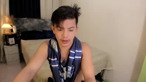 Snapshot of yourasian_bradley chatting on March 11, 2:18 pm yourasian_bradley online show from March 11, 2:18 pm