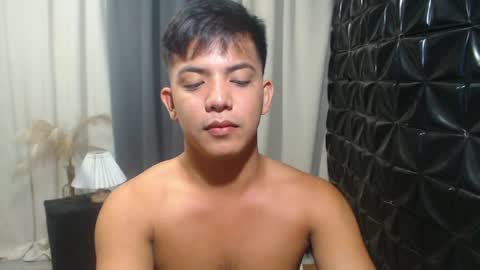 yourasian_bradley online show from May 19, 2:01 pm
