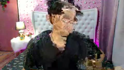 Snapshot of yourdreamboyxx chatting on September 11, 10:03 am HEN online show from September 11, 10:03 am