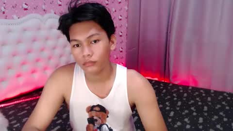 Snapshot of yourdreamboyxx chatting on September 19, 9:36 pm HEN online show from September 19, 9:36 pm