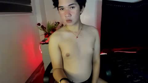 Snapshot of yoursecretaffairxx chatting on October 14, 9:33 pm Christine online show from October 14, 9:33 pm