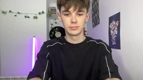 yoursweetyguy online show from April 8, 4:16 pm