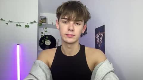 yoursweetyguy online show from April 28, 6:01 pm