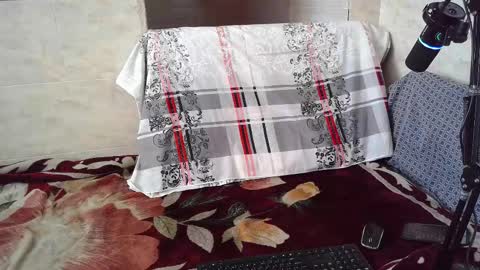 yummerboy online show from February 10, 4:50 am