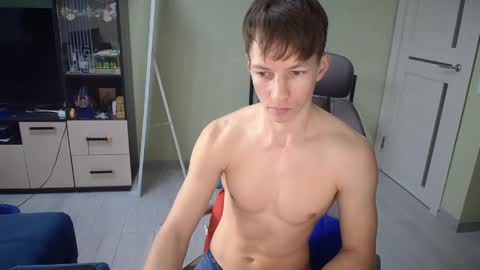 Snapshot of yummyalexxx chatting on February 16, 7:37 am Alex online show from February 16, 7:37 am