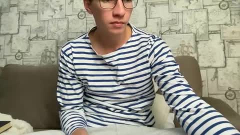 Snapshot of yummyalexxx chatting on December 27, 10:26 pm Alex online show from December 27, 10:26 pm