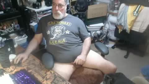 yummyflguy online show from June 12, 2:37 pm