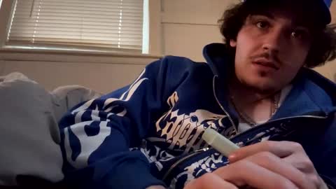 yungstudbev online show from April 1, 9:12 pm