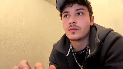 Snapshot of yungstudbev chatting on October 18, 3:33 am yungstudbev online show from October 18, 3:33 am