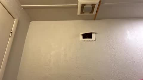 yungstudbev online show from April 5, 2:57 pm