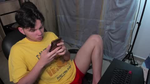 Snapshot of yurii_moody chatting on December 13, 1:15 am yurii_moody online show from December 13, 1:15 am