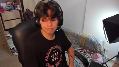 yurii_moody online show from October 31, 3:26 pm