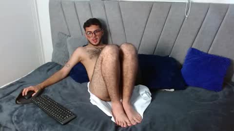 Snapshot of zac_golden chatting on October 22, 6:39 am Zack  online show from October 22, 6:39 am