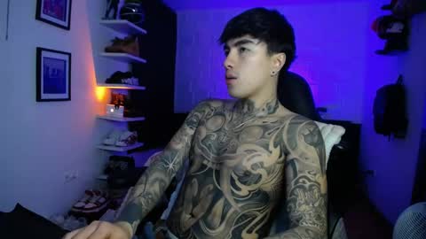 zac_muller1 online show from May 16, 7:16 am