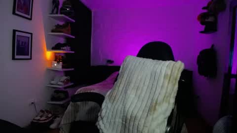 zac_muller1 online show from May 11, 12:01 am