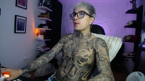 zac_muller1 online show from June 25, 11:52 pm
