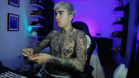 zac_muller1 online show from June 18, 6:59 am