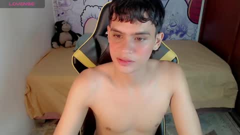Snapshot of zacariass_ chatting on March 11, 10:09 pm ZACARIAS online show from March 11, 10:09 pm