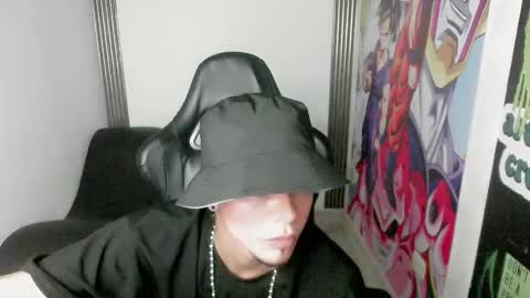 Snapshot of zacariass_ chatting on December 28, 2:43 am ZACARIAS online show from December 28, 2:43 am