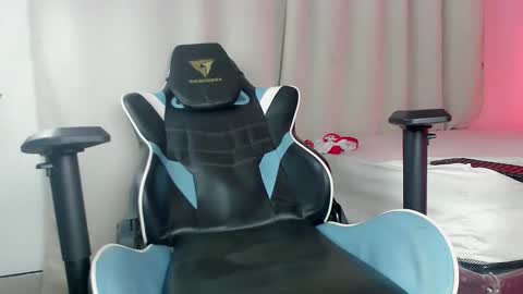 Snapshot of zacariass_ chatting on September 21, 7:41 am ZACARIAS online show from September 21, 7:41 am