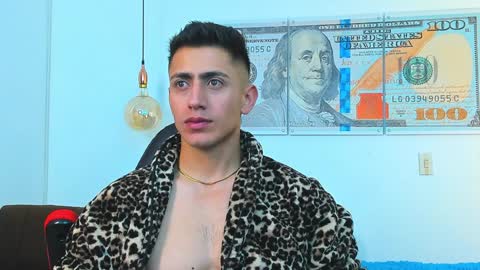 zachpri20 online show from January 13, 8:58 am