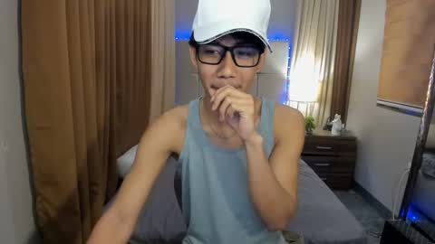 zack212003 online show from October 30, 8:38 am