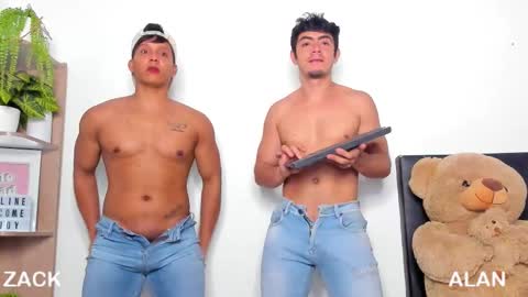 Snapshot of zack_and_alan chatting on November 2, 5:12 am zack online show from November 2, 5:12 am