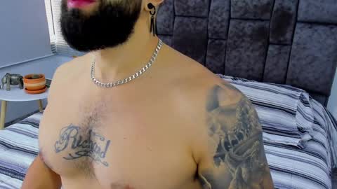 Snapshot of zack_froone chatting on January 28, 3:35 pm Richard online show from January 28, 3:35 pm