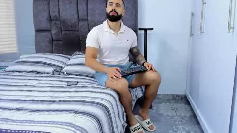 Snapshot of zack_froone chatting on September 16, 2:07 pm Richard online show from September 16, 2:07 pm