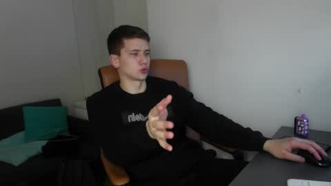 ZACK GILLIAN online show from May 3, 7:27 pm