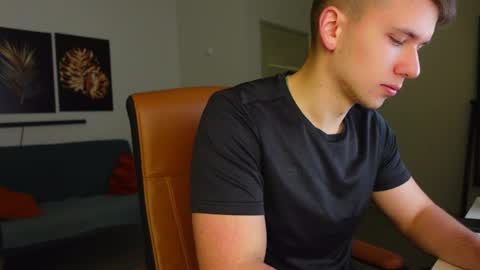 ZACK GILLIAN online show from May 9, 9:05 pm