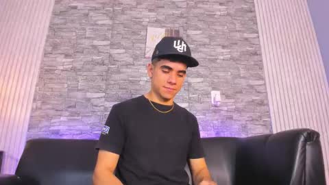 zack_joness10 online show from November 11, 3:11 am