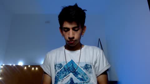 Snapshot of zack_kingg chatting on March 4, 10:27 pm Zack King online show from March 4, 10:27 pm
