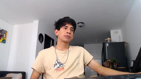 Snapshot of zack_kingg chatting on January 21, 4:44 pm Zack King online show from January 21, 4:44 pm