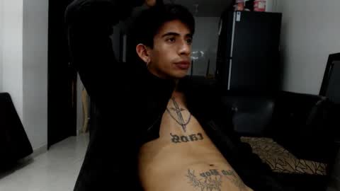 Snapshot of zack_kingg chatting on December 15, 10:39 am Zack King online show from December 15, 10:39 am