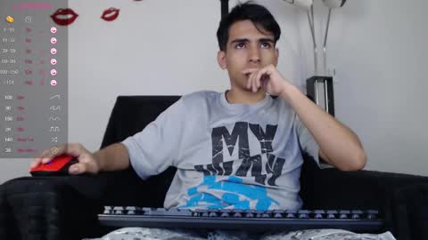 Snapshot of zack_xtreme chatting on February 22, 6:37 pm Xavi online show from February 22, 6:37 pm