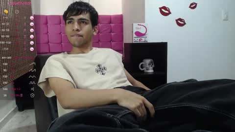 Snapshot of zack_xtreme chatting on January 12, 12:23 pm Xavi online show from January 12, 12:23 pm