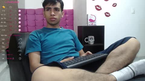 Snapshot of zack_xtreme chatting on December 21, 12:38 pm Xavi online show from December 21, 12:38 pm