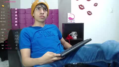 Snapshot of zack_xtreme chatting on January 5, 12:21 pm Xavi online show from January 5, 12:21 pm