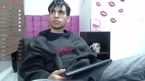 Snapshot of zack_xtreme chatting on December 28, 12:25 pm Xavi online show from December 28, 12:25 pm
