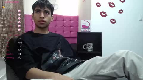 Snapshot of zack_xtreme chatting on December 26, 12:27 pm Xavi online show from December 26, 12:27 pm
