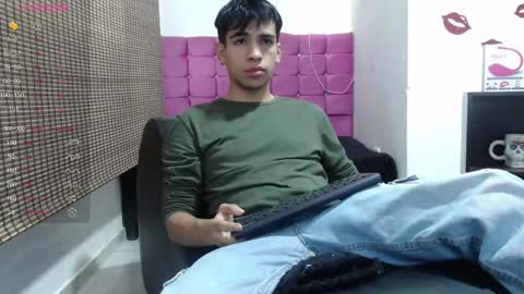 Snapshot of zack_xtreme chatting on December 19, 12:01 pm Xavi online show from December 19, 12:01 pm
