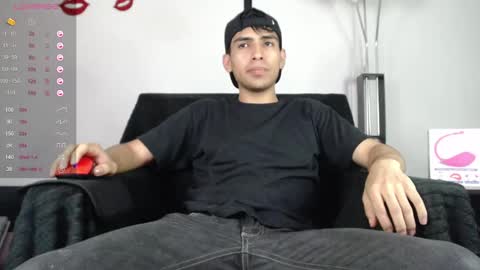 Snapshot of zack_xtreme chatting on March 1, 6:43 pm Xavi online show from March 1, 6:43 pm