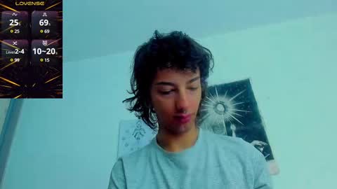 Snapshot of zackcum_ chatting on March 2, 11:09 am for you Zack online show from March 2, 11:09 am